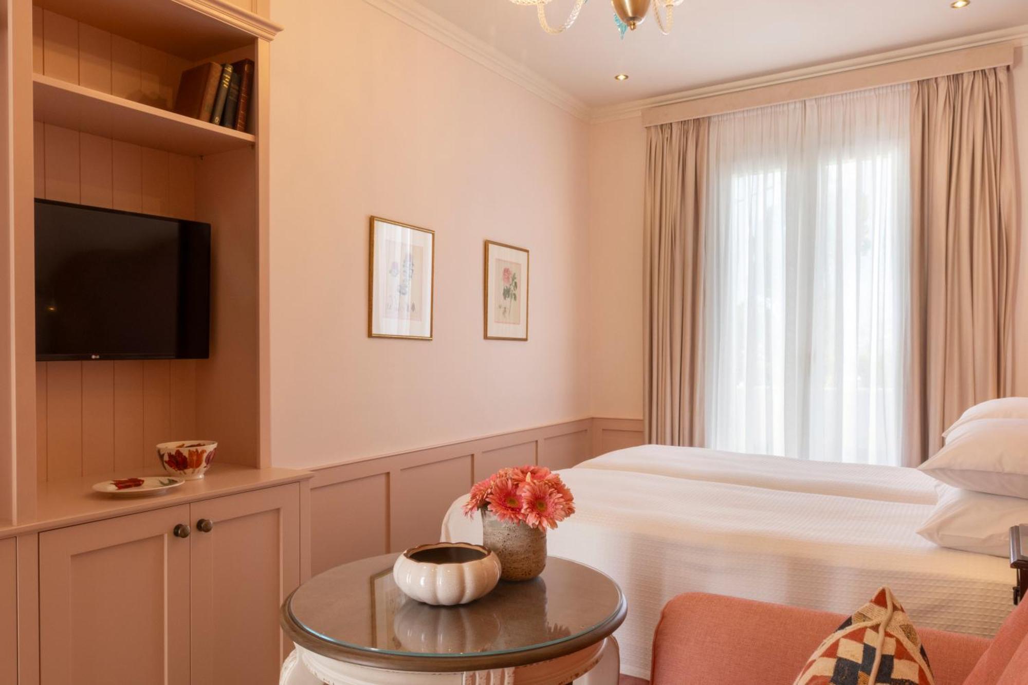 Despotiko Hotel